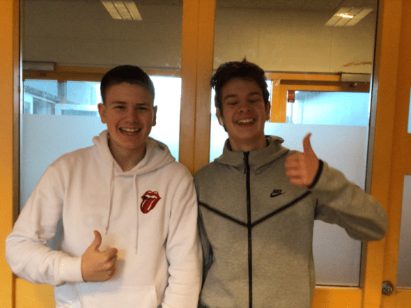 Engir sófar á unglingastigi